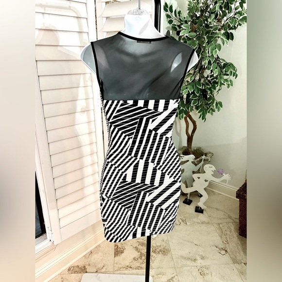 STUNNING SOPRANO Bodycon Dress w/ Mesh Top Stretch Knit in Black & White Size XS - Picture 6 of 9